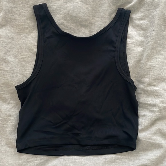 Crop top - Picture 2 of 3